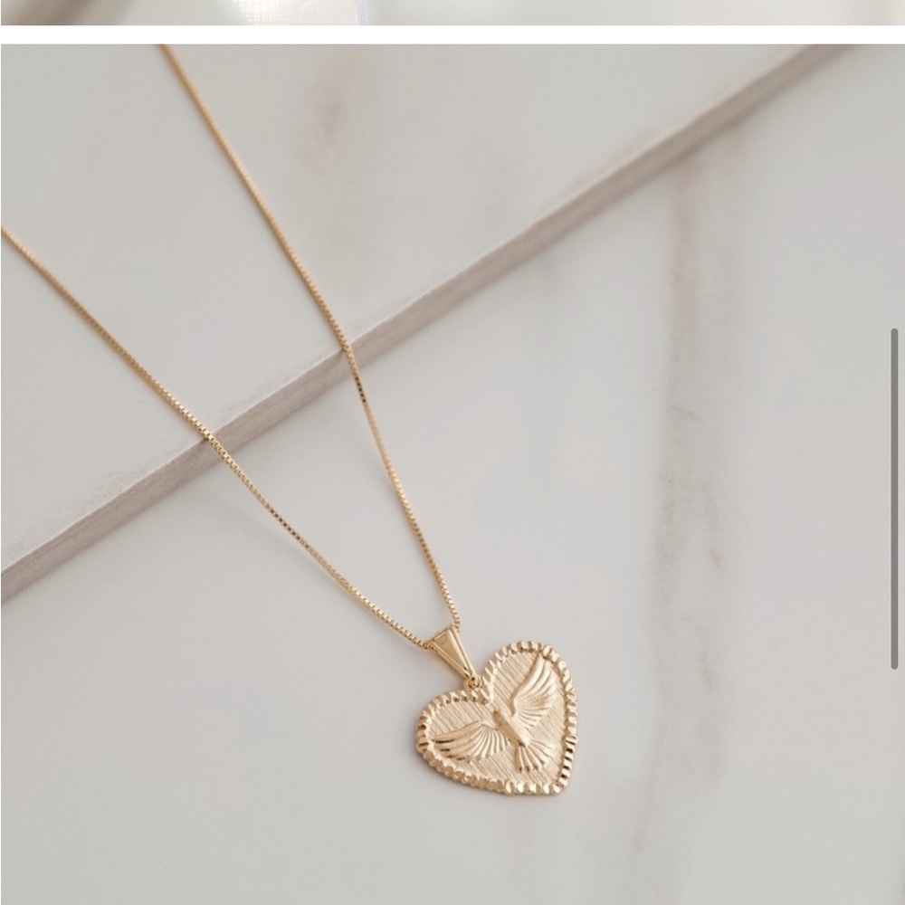 11thstreet Gold Bird Pendant Necklace - Picture 4 of 6